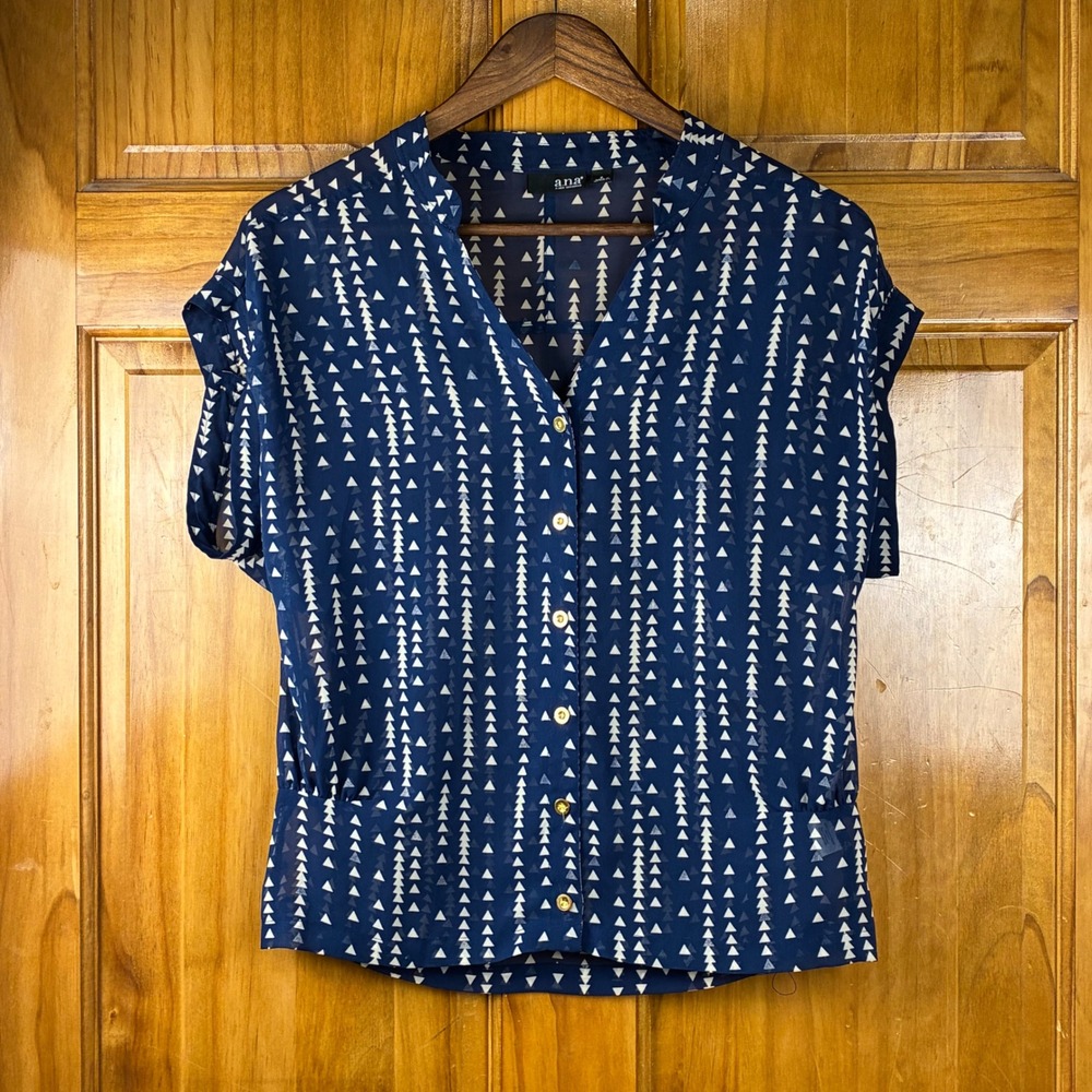 a.n.a Blue Geometric Triangle Print Button Down Blouse S Short Sleeve Sheer
